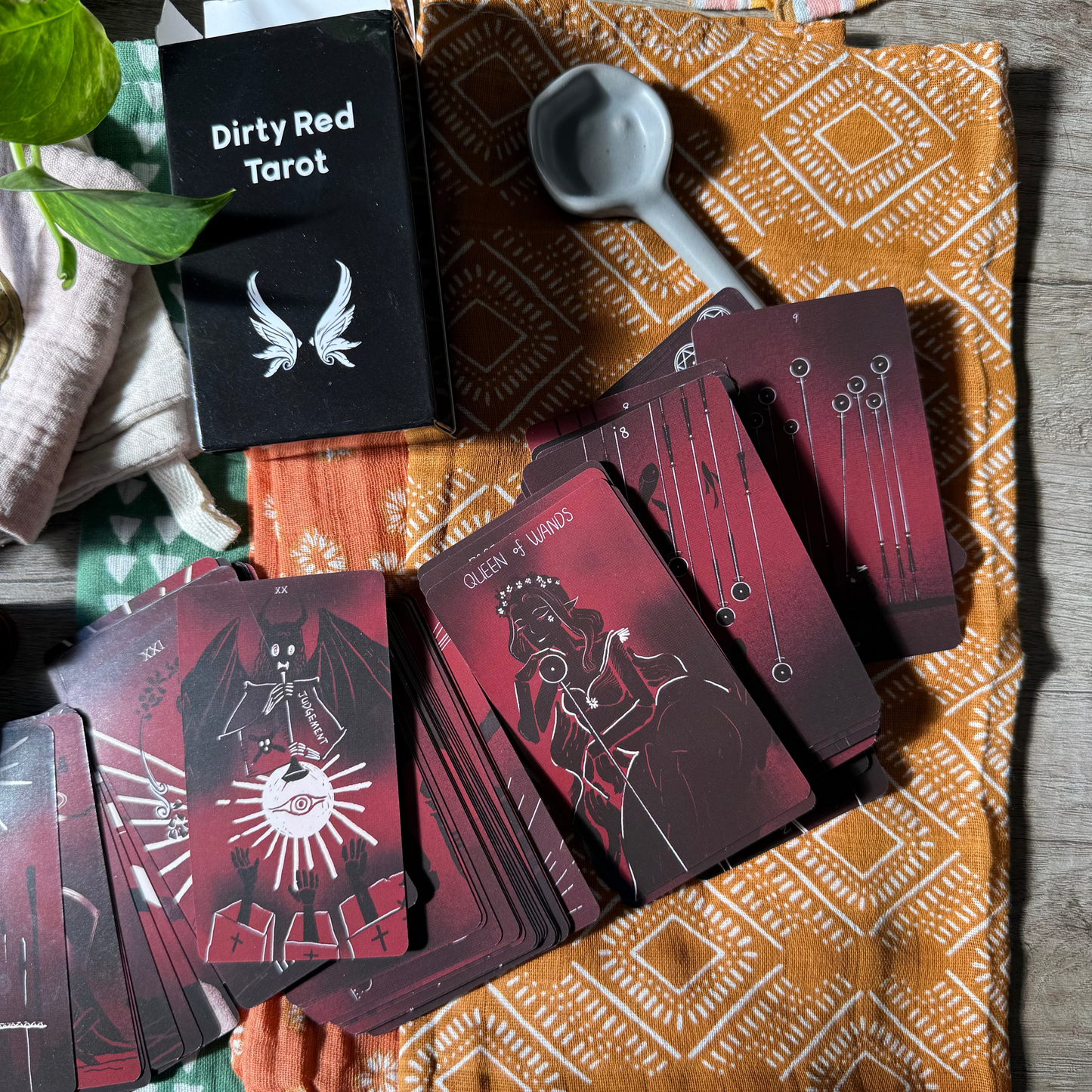 Dirty Red Tarot