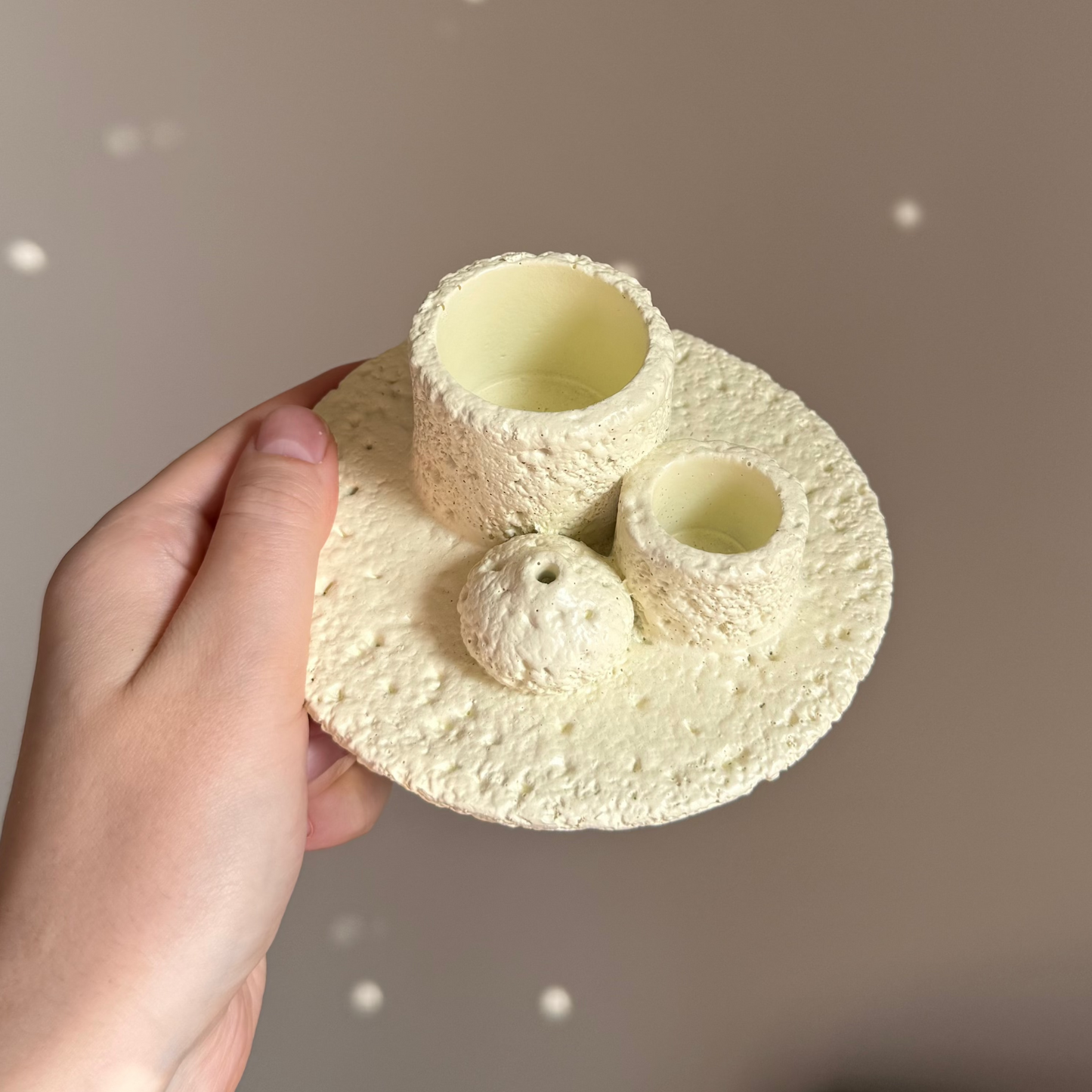 Glazed Ceramic Incense Holder (white/red)