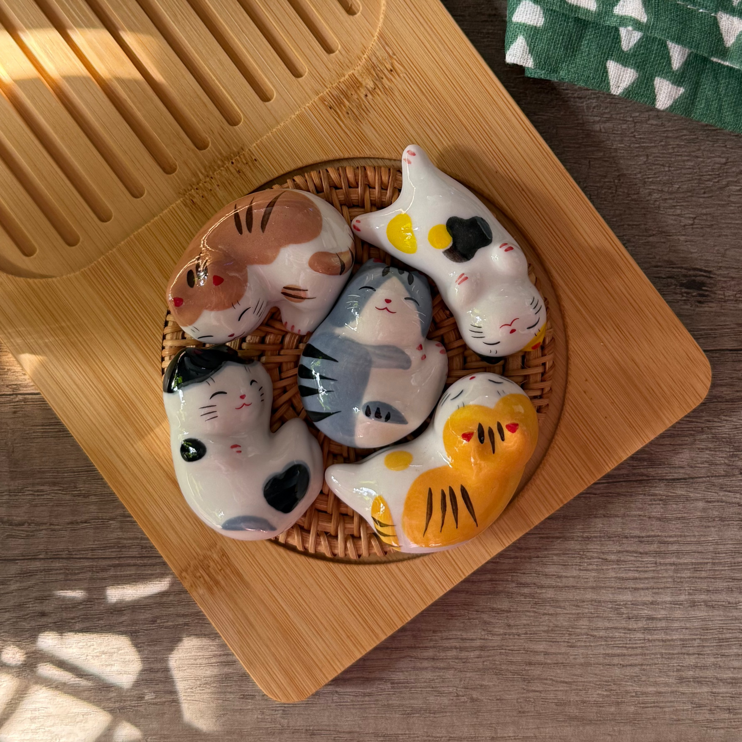 Porcelain Lying Cat (5 variants)