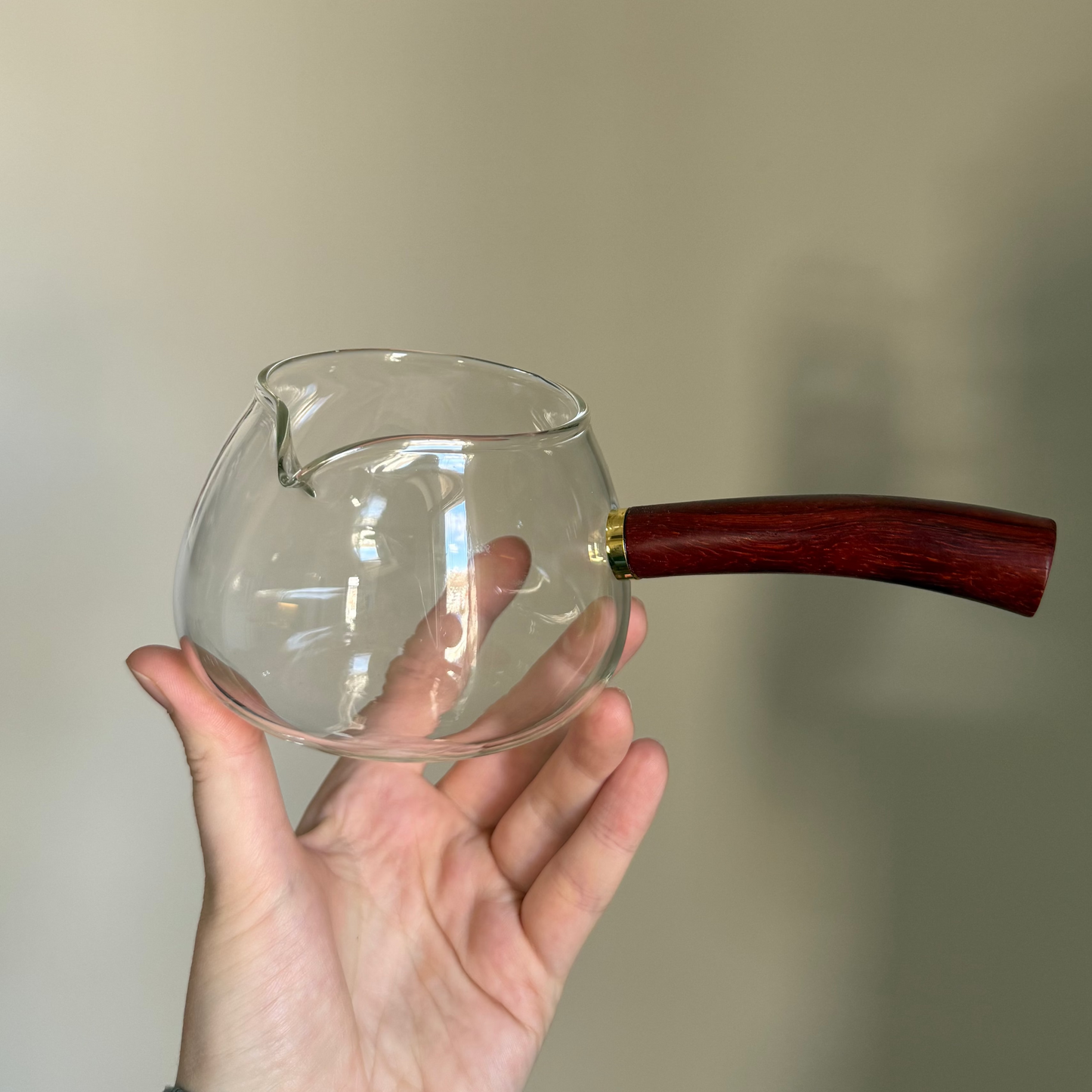 Glass Fairness Cup (Chahai) with a wooden handle, 400 ml
